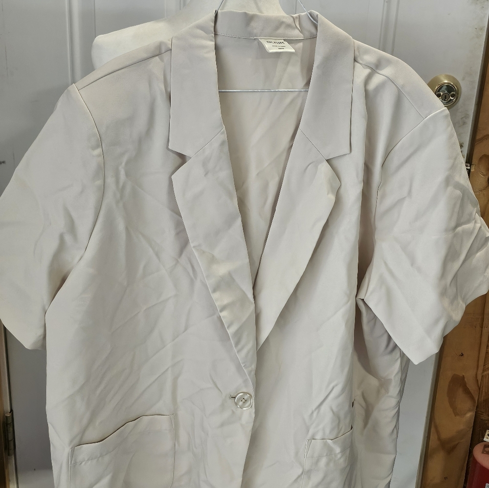 Vintage Bobbie Brooks White Textured Blazer with Relaxed Fit